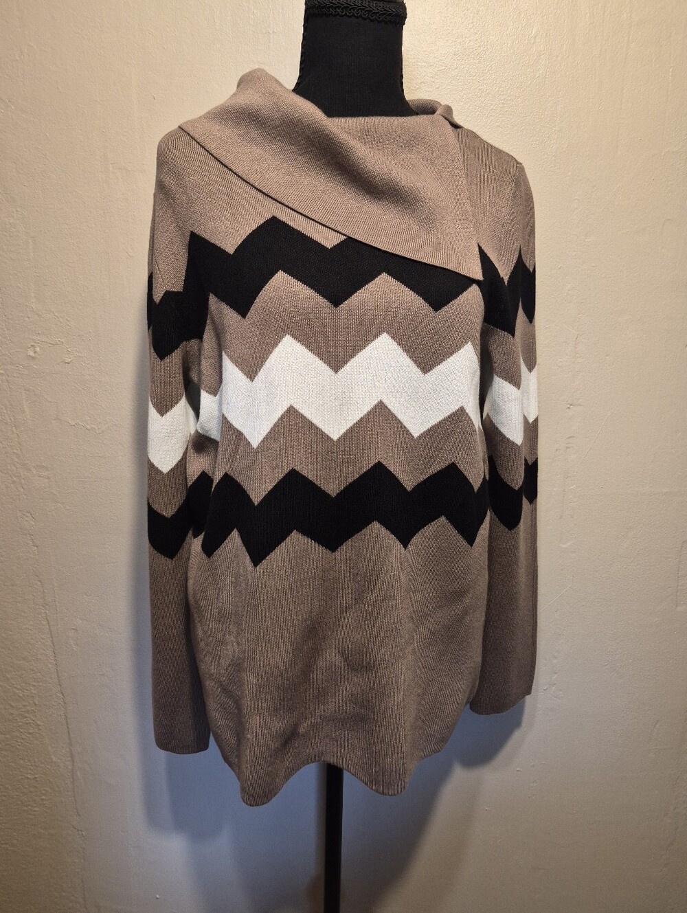 Investments Chevron Zig Zap Sweater SMALL